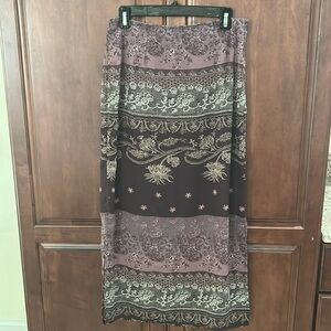 Elegant Maroon Patterned Skirt